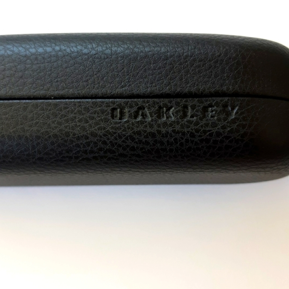 EUC OAKLEY Eyeglasses Sunglasses Hard Case